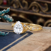 Luxury Vintage 4-Prong Pear-Cut Moissanite Engagement Ring